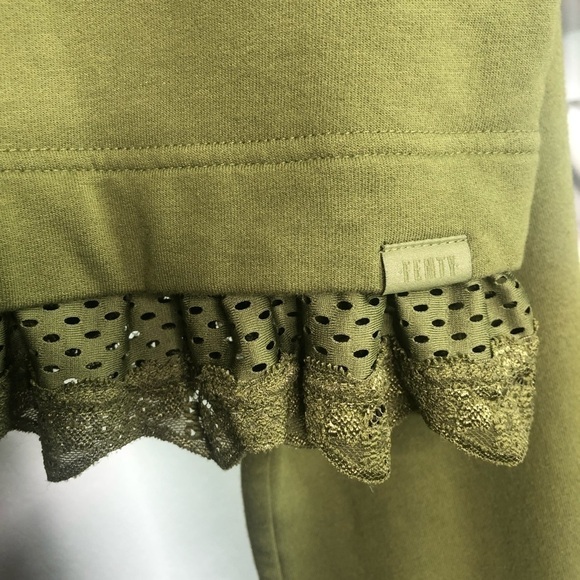 Puma by Rihanna Fenty Cropped Ruffle Sweatshirt - Picture 4 of 10